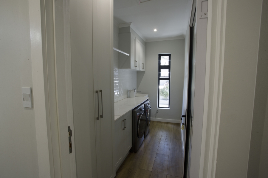 4 Bedroom Property for Sale in Loevenstein Western Cape